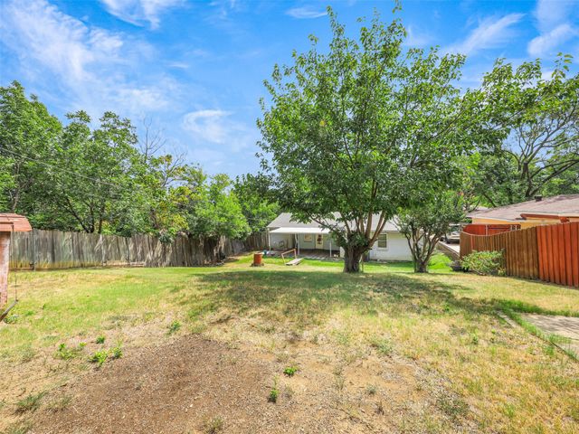 717 NW 14th Street, Grand Prairie, TX 75050