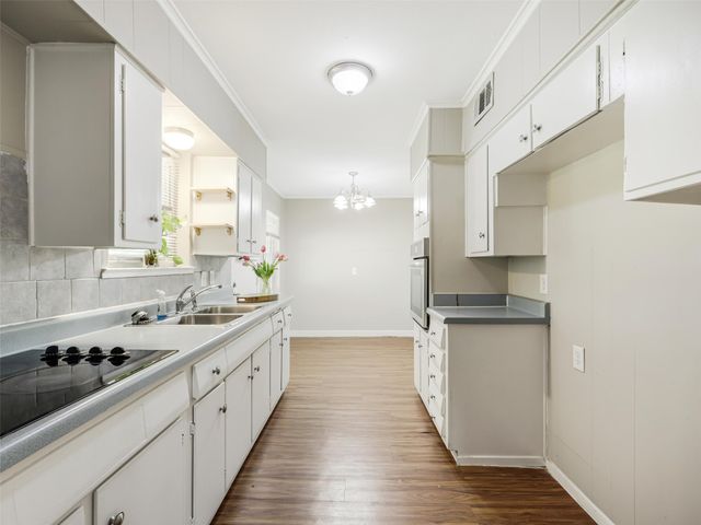 717 NW 14th Street, Grand Prairie, TX 75050