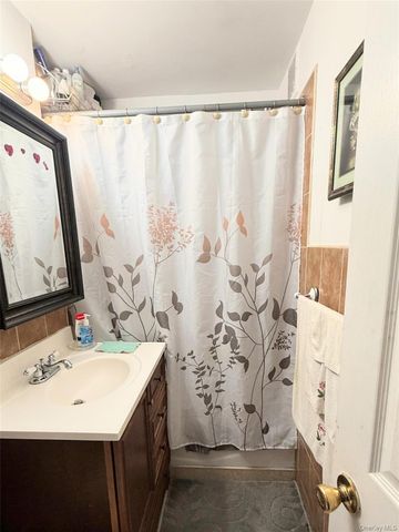 86-16 60th Avenue 1A, Elmhurst, NY 11373