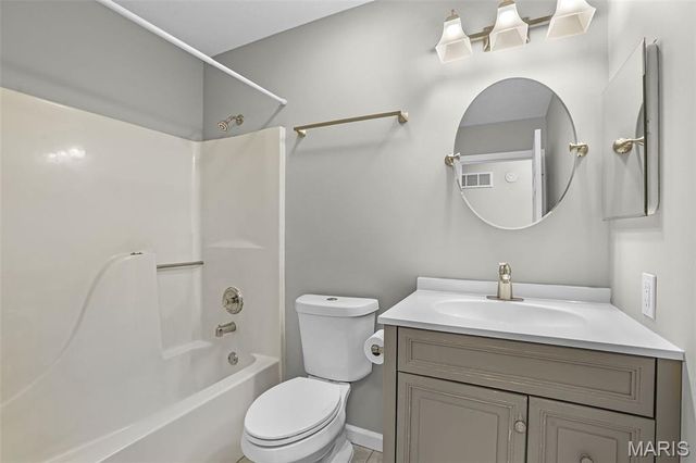 5744 Walnut Creek Boulevard, St Charles, MO 63304