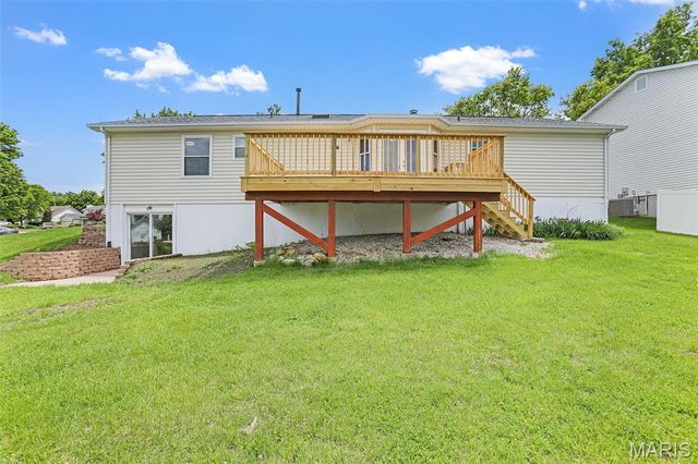 5744 Walnut Creek Boulevard, St Charles, MO 63304