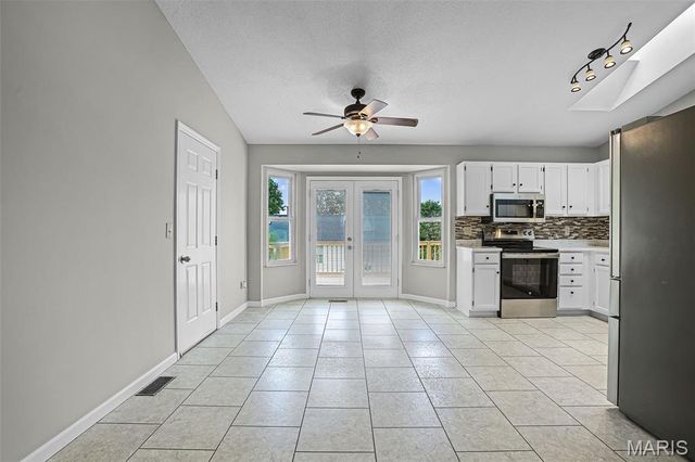 5744 Walnut Creek Boulevard, St Charles, MO 63304