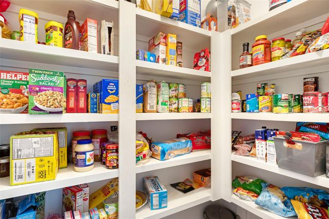 9910 Pine Forest Court, Baytown, TX 77521