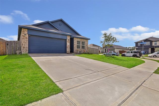 9910 Pine Forest Court, Baytown, TX 77521