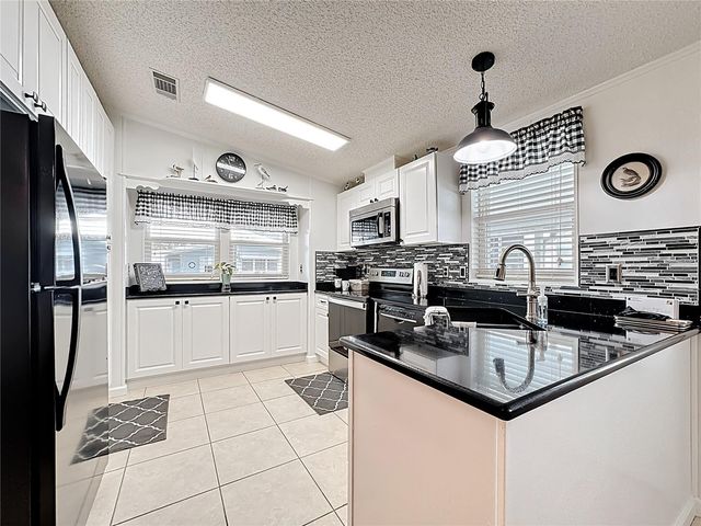 355 GRACIE AVENUE N, Frostproof, FL 33843