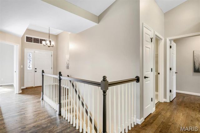 6042 Glennaire Drive 28, St Louis, MO 63129