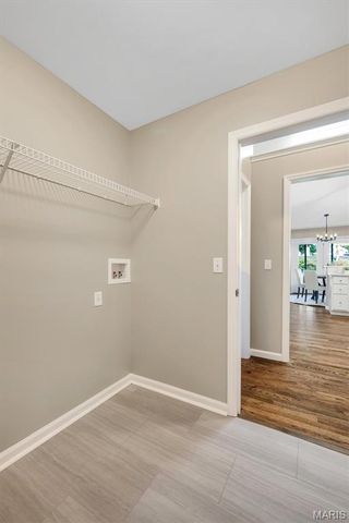 6042 Glennaire Drive 28, St Louis, MO 63129