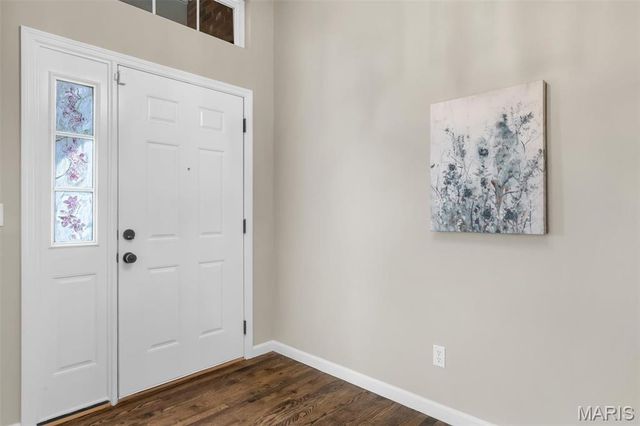 6042 Glennaire Drive 28, St Louis, MO 63129