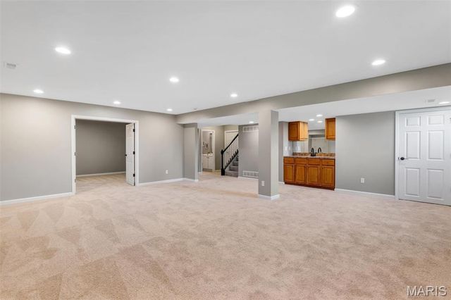 6042 Glennaire Drive 28, St Louis, MO 63129