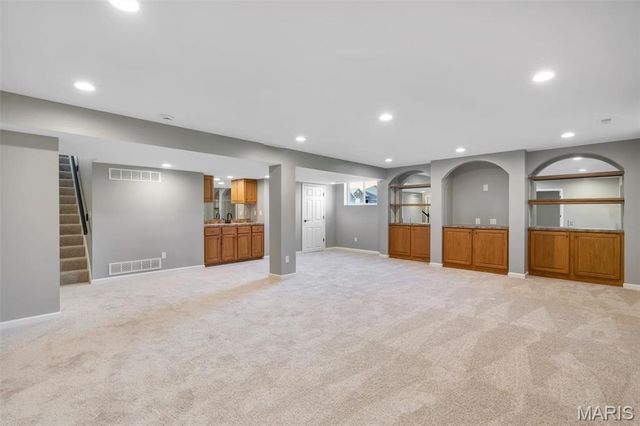 6042 Glennaire Drive 28, St Louis, MO 63129
