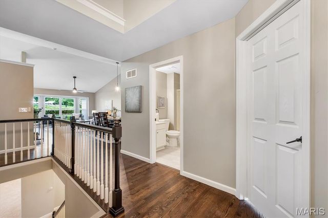 6042 Glennaire Drive 28, St Louis, MO 63129