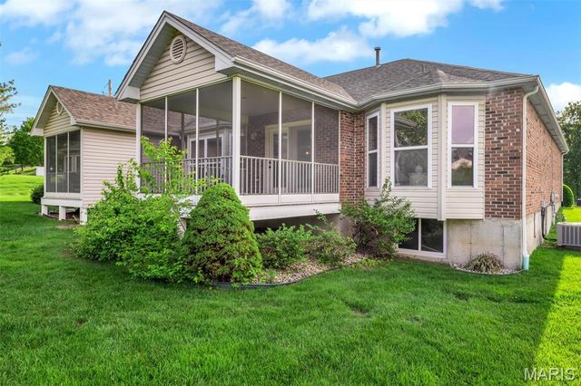 6042 Glennaire Drive 28, St Louis, MO 63129