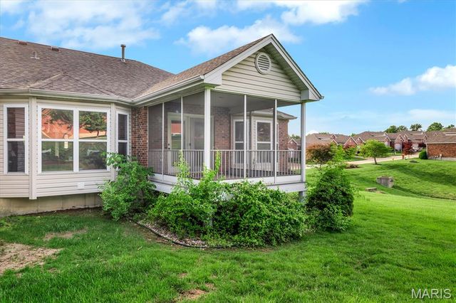 6042 Glennaire Drive 28, St Louis, MO 63129