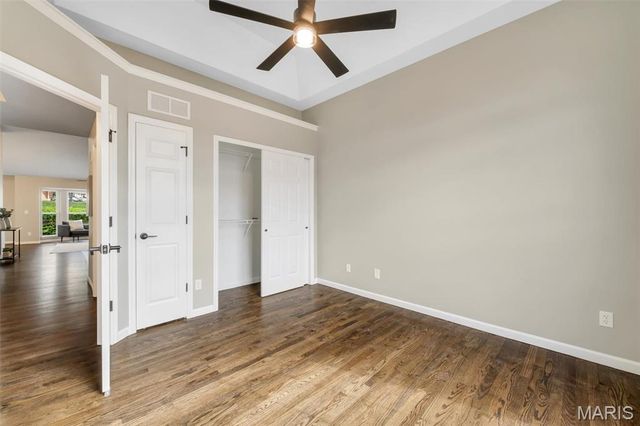 6042 Glennaire Drive 28, St Louis, MO 63129