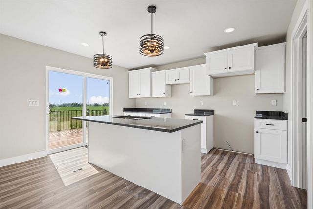 5761 Wall Street Street, Waterloo, IA 50701