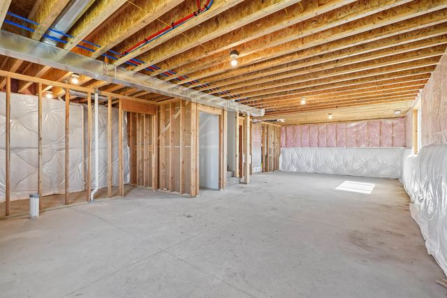 5761 Wall Street Street, Waterloo, IA 50701