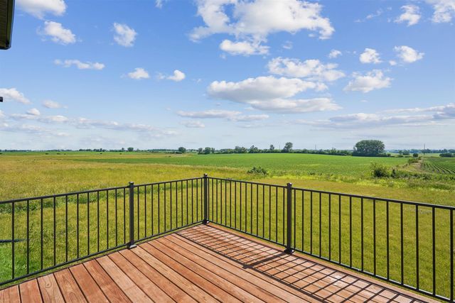 5761 Wall Street Street, Waterloo, IA 50701