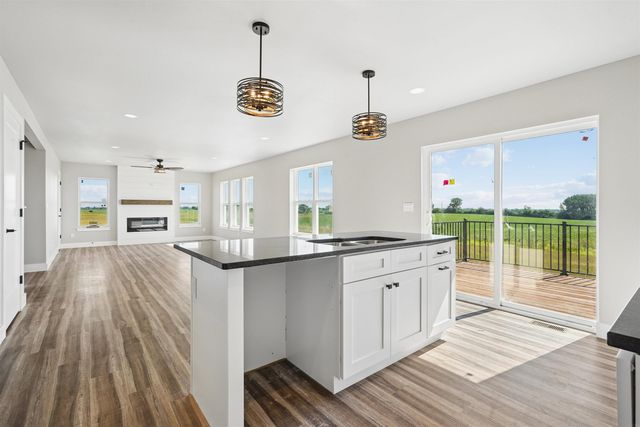 5761 Wall Street Street, Waterloo, IA 50701