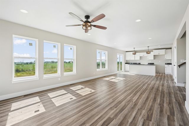 5761 Wall Street Street, Waterloo, IA 50701