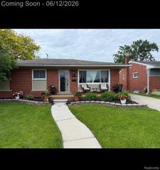 21736 Timberidge Street, St. Clair Shores, MI 48082