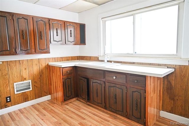 147 Charles Street, River Rouge, MI 48218