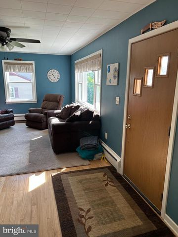 1652 READING RD, Mohnton, PA 19540