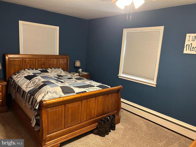 1652 READING RD, Mohnton, PA 19540