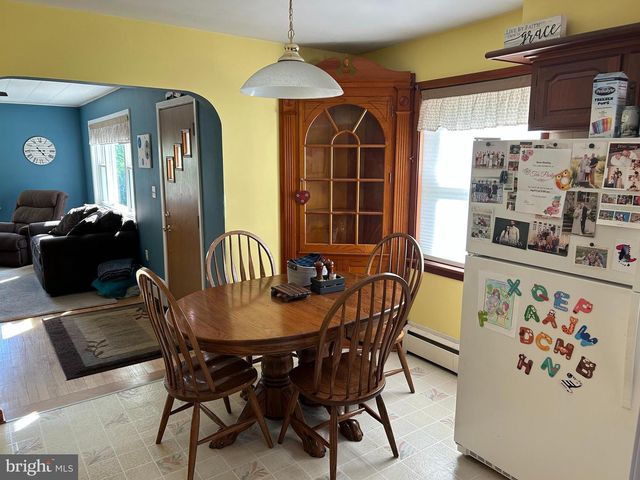 1652 READING RD, Mohnton, PA 19540
