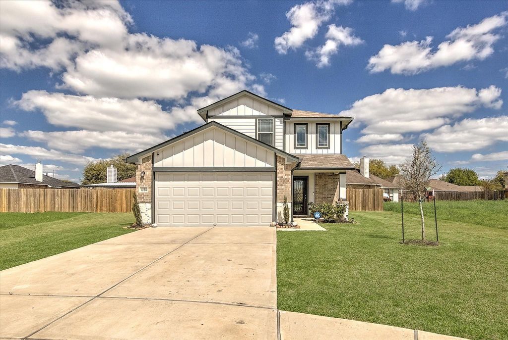 1228 Haverford Lane, Dayton, TX 77535