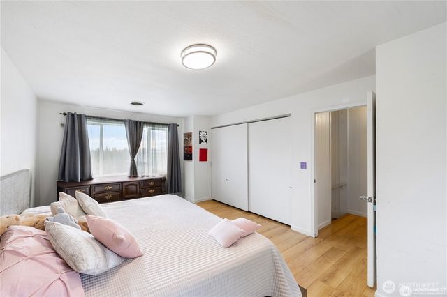 486 W Henni Road, Oak Harbor, WA 98277