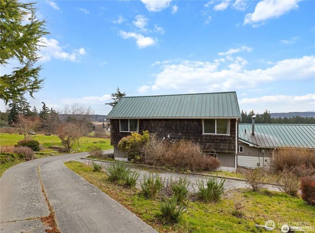 486 W Henni Road, Oak Harbor, WA 98277