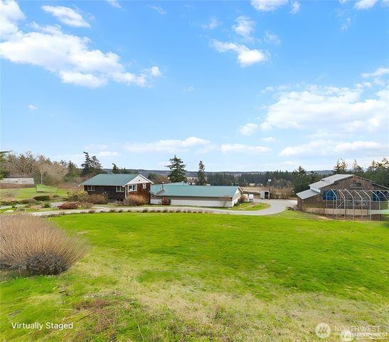 486 W Henni Road, Oak Harbor, WA 98277