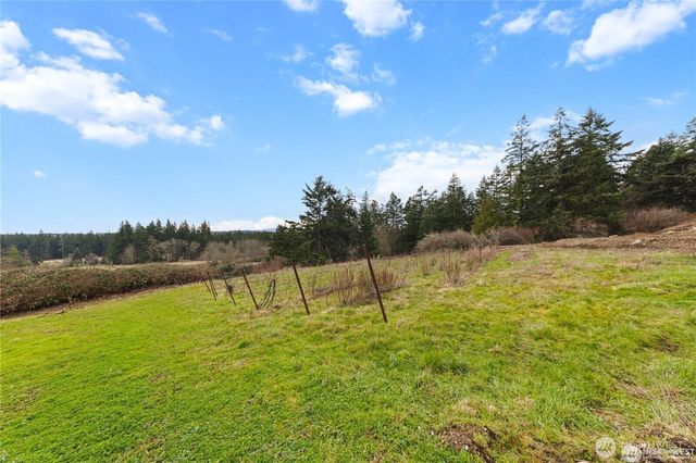 486 W Henni Road, Oak Harbor, WA 98277