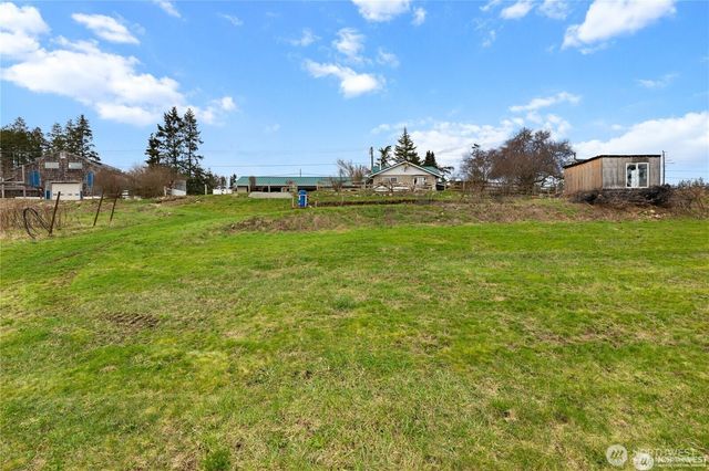 486 W Henni Road, Oak Harbor, WA 98277