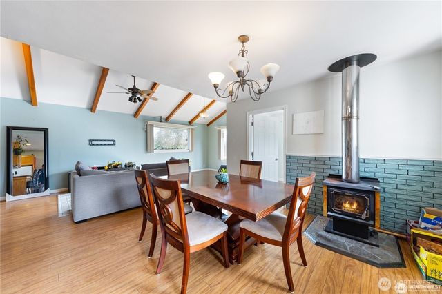 486 W Henni Road, Oak Harbor, WA 98277