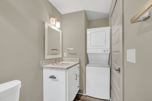 1300 Hawkins St Apt 2, Nashville, TN 37203