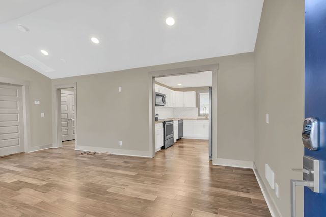 1300 Hawkins St Apt 2, Nashville, TN 37203