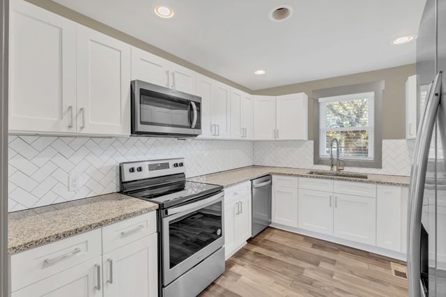 1300 Hawkins St Apt 2, Nashville, TN 37203