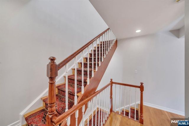 55 Victoria Place, Fort Lee, NJ 07024