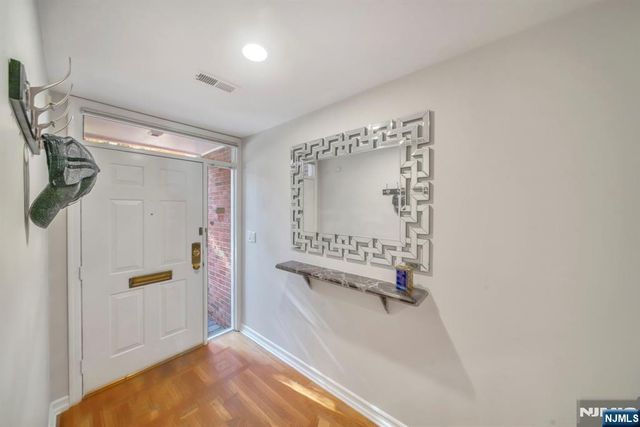 55 Victoria Place, Fort Lee, NJ 07024