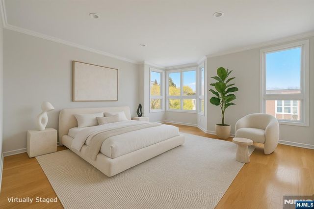 55 Victoria Place, Fort Lee, NJ 07024