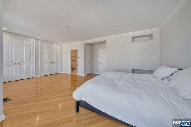 55 Victoria Place, Fort Lee, NJ 07024