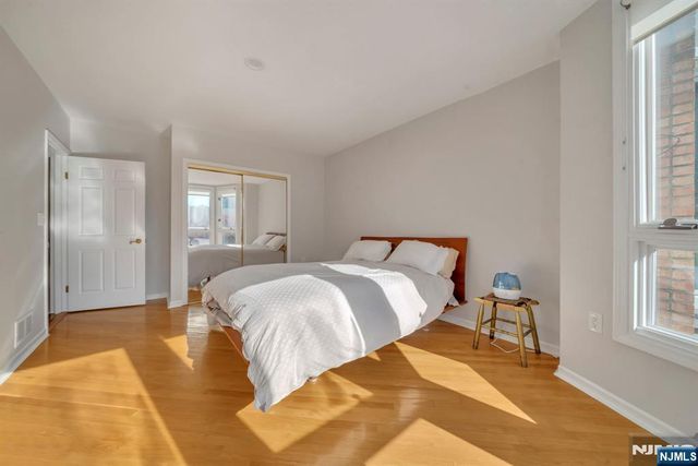 55 Victoria Place, Fort Lee, NJ 07024