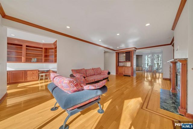 55 Victoria Place, Fort Lee, NJ 07024