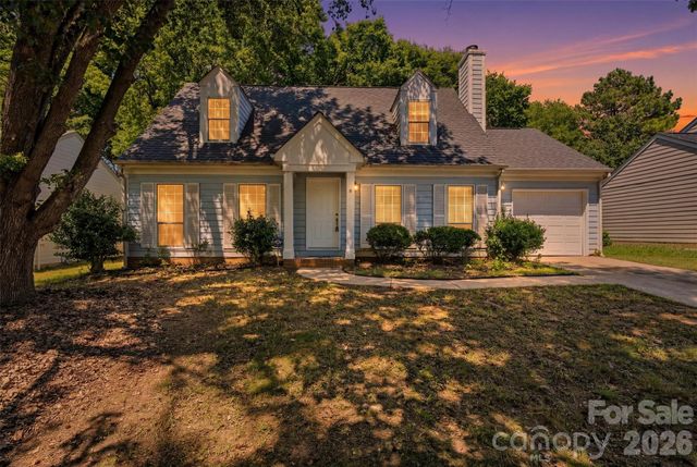 8345 Houndstooth Drive, Charlotte, NC 28227