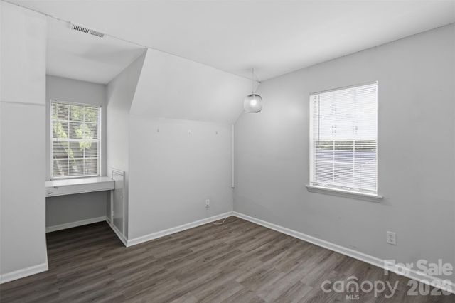 8345 Houndstooth Drive, Charlotte, NC 28227