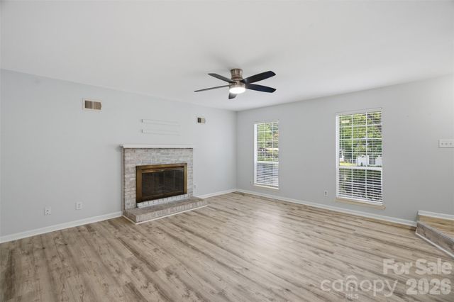 8345 Houndstooth Drive, Charlotte, NC 28227