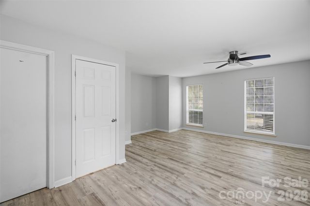 8345 Houndstooth Drive, Charlotte, NC 28227