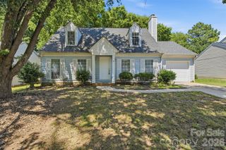 8345 Houndstooth Drive, Charlotte, NC 28227