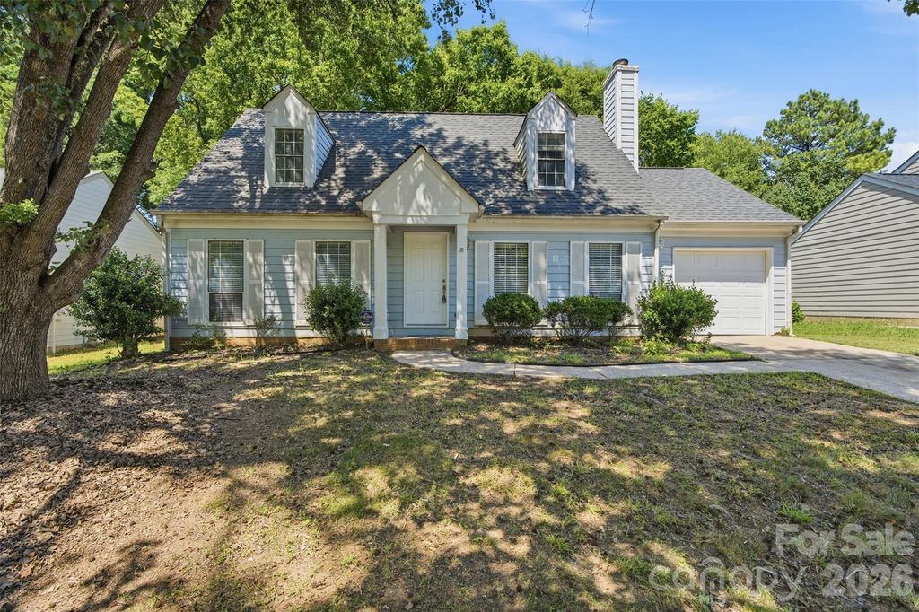 8345 Houndstooth Drive, Charlotte, NC 28227